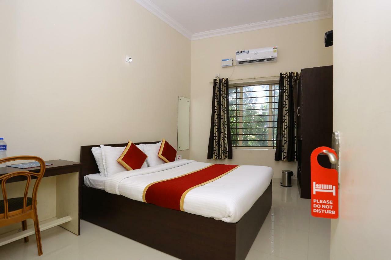 Oyo 9118 Saravana Inn Thiruvananthapuram Dış mekan fotoğraf